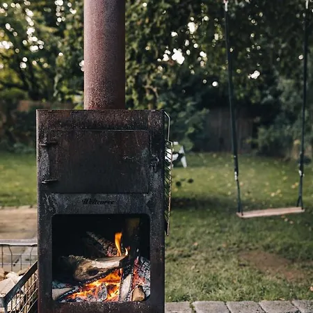 Bij Tante Hanneke's Tiny House Barn Met Hottub Optie בית נופש *